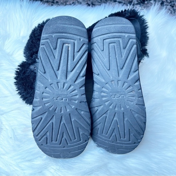 Ugg Black Fur Button Ankle Boots Size 6 - Picture 7 of 12